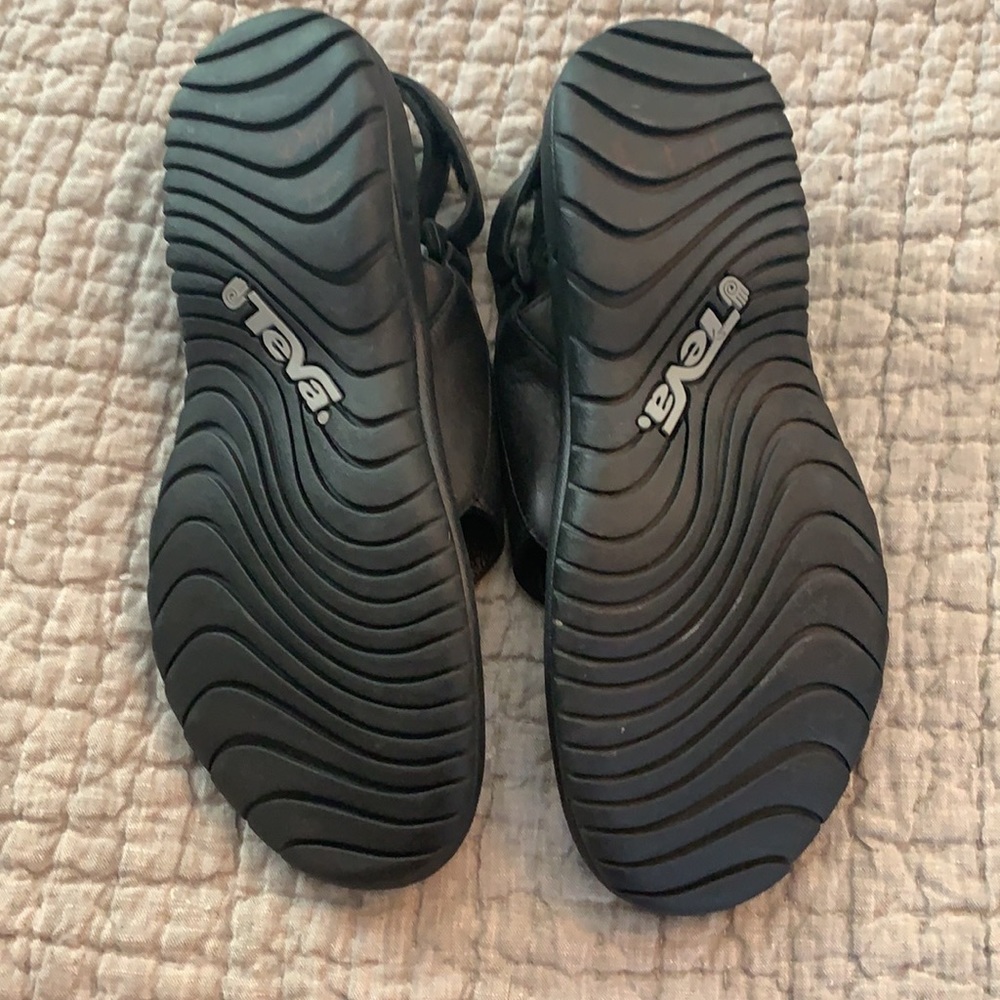 Teva Slip on Split Toe Sandals Size 10 - Picture 2 of 6